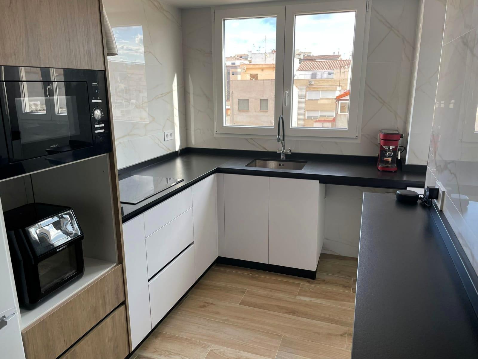 Cocina a medida con montaje profesional en Castellón